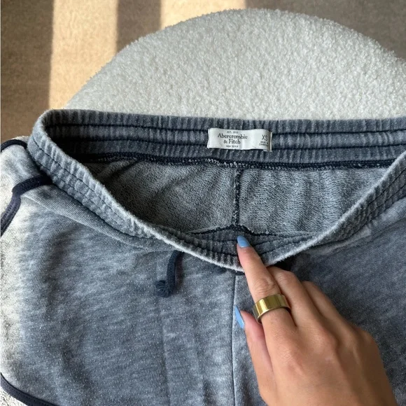 Abercrombie & Fitch Heather Gray Lounge Shorts - Picture 3 of 4